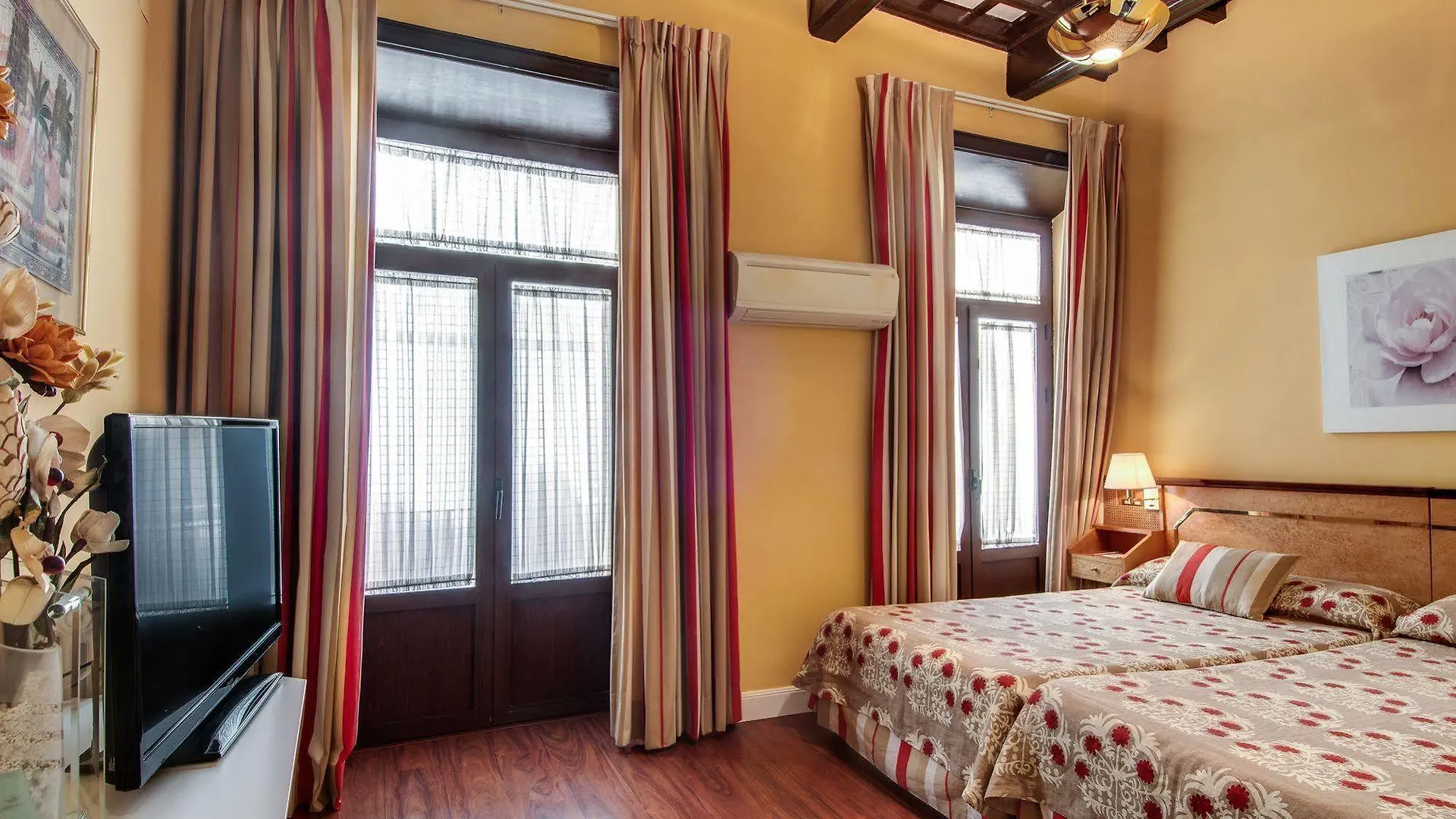 ***  Anacapri Hotel Granada Spain